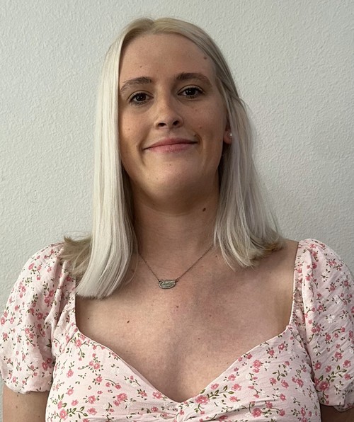 Melanie Holt 